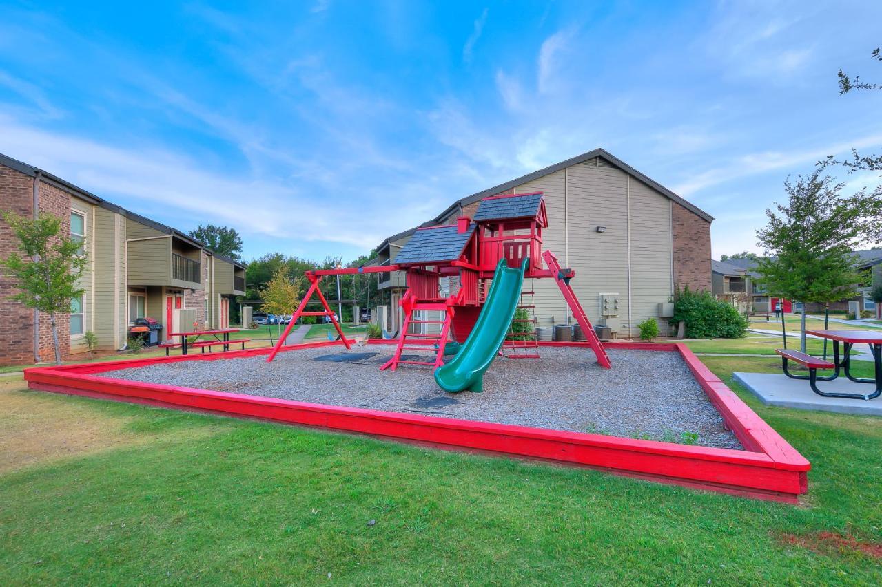 Ou Sooner, Pool & Gym, Bbq, Netflix, 100Mb Internet, Lg Washer & Dryer, Close To Ou! Norman Dış mekan fotoğraf